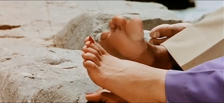 Zeenat Aman feet photo 15