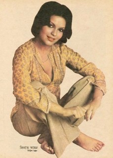 Zeenat Aman feet photo 6