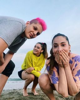 Zehra Günes feet photo thumbnail