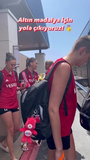 Zehra Günes feet photo thumbnail