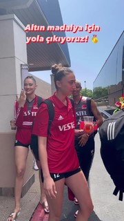 Zehra Günes feet photo thumbnail