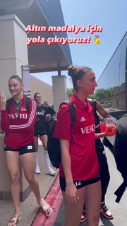 Zehra Günes feet photo thumbnail