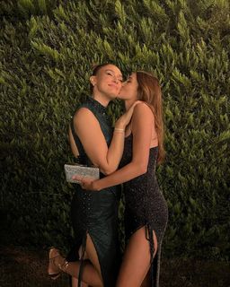 Zehra Günes feet photo thumbnail