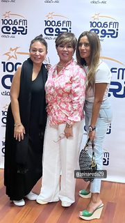 Zeina feet photo thumbnail