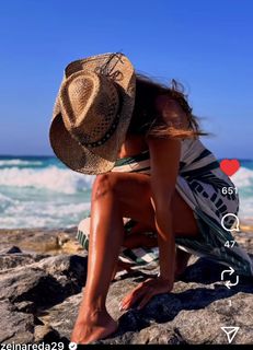 Zeina feet photo thumbnail