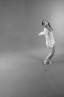 Zella Day feet photo thumbnail
