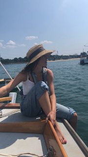 Zella Day feet photo thumbnail