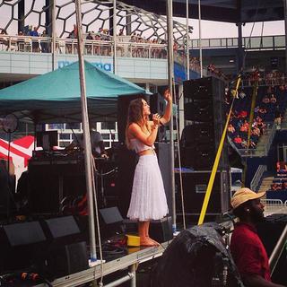 Zella Day feet photo thumbnail