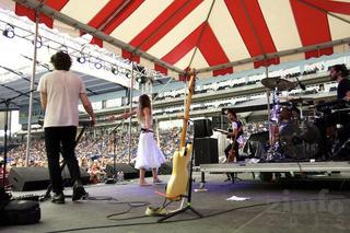 Zella Day feet photo thumbnail