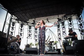 Zella Day feet photo thumbnail