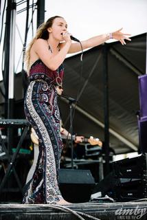 Zella Day feet photo thumbnail