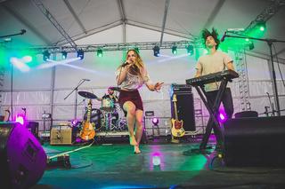 Zella Day feet photo thumbnail