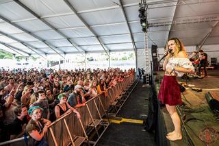 Zella Day feet photo thumbnail