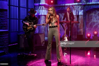 Zella Day feet photo thumbnail