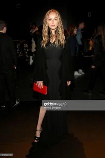 Zella Day feet photo thumbnail