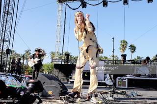 Zella Day feet photo thumbnail