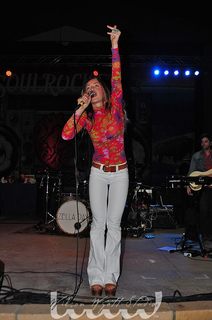 Zella Day feet photo thumbnail