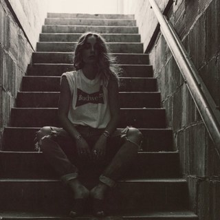 Zella Day feet photo thumbnail