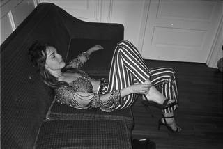Zella Day feet photo thumbnail