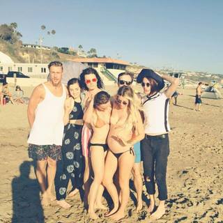 Zella Day feet photo thumbnail
