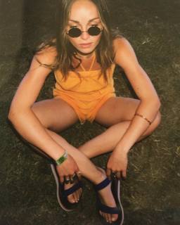 Zella Day feet photo thumbnail