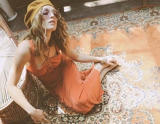 Zella Day feet photo thumbnail