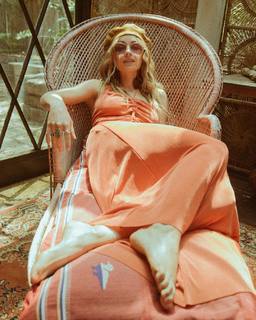 Zella Day feet photo thumbnail