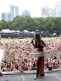Zella Day feet photo thumbnail