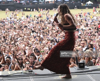 Zella Day feet photo thumbnail