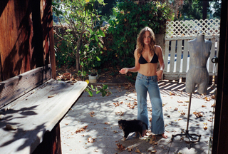 Zella Day feet photo thumbnail