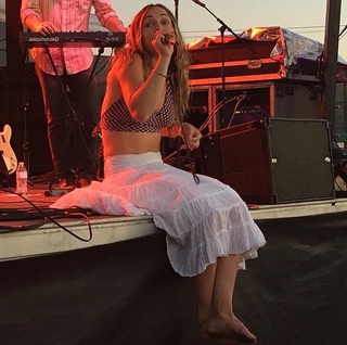 Zella Day feet photo thumbnail