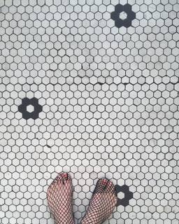 Zella Day feet photo thumbnail