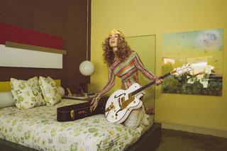 Zella Day feet photo thumbnail