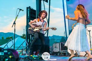 Zella Day feet photo thumbnail