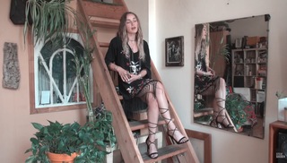 Zella Day feet photo thumbnail