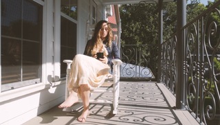 Zella Day feet photo thumbnail