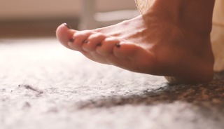 Zella Day feet photo thumbnail