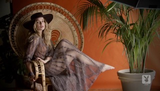 Zella Day feet photo thumbnail