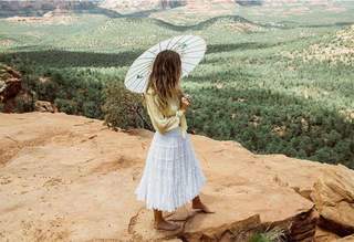 Zella Day feet photo thumbnail