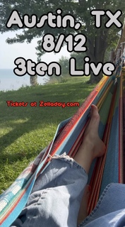 Zella Day feet photo thumbnail