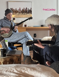 Zella Day feet photo thumbnail