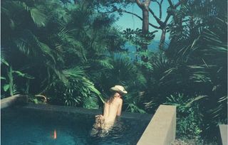 Zella Day feet photo thumbnail