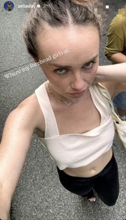 Zella Day feet photo 2
