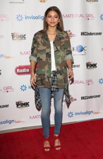 Zendaya feet photo thumbnail