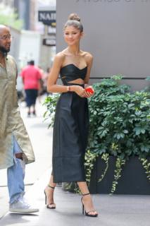 Zendaya feet photo thumbnail