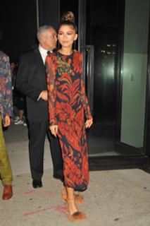 Zendaya feet photo thumbnail