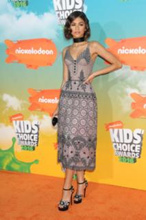 Zendaya feet photo thumbnail