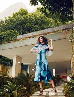 Zendaya feet photo thumbnail