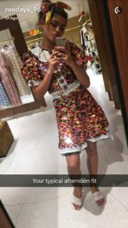 Zendaya feet photo thumbnail