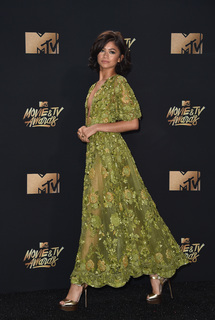 Zendaya feet photo thumbnail